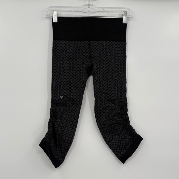 Lululemon ebb & flow leggings‎ 2 - Picture 2 of 3